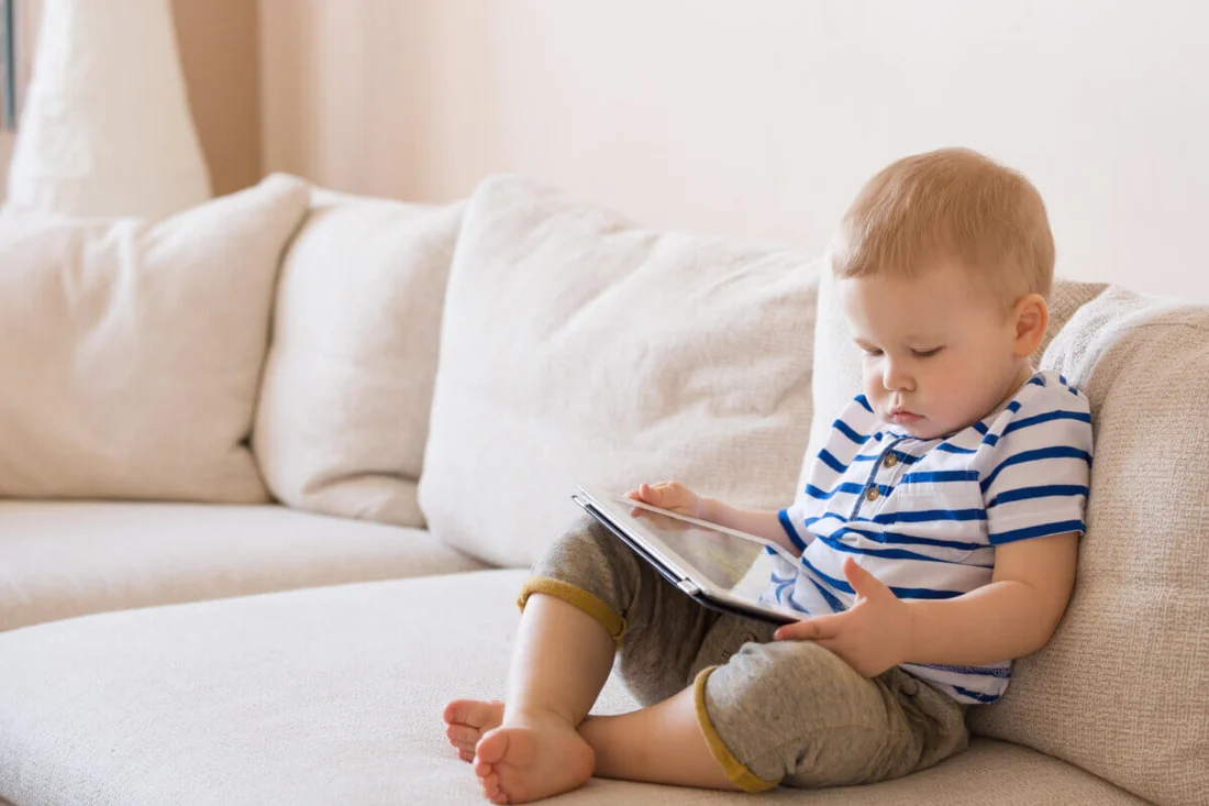 Visual for this record: More toddler screen time predicted lower development scores