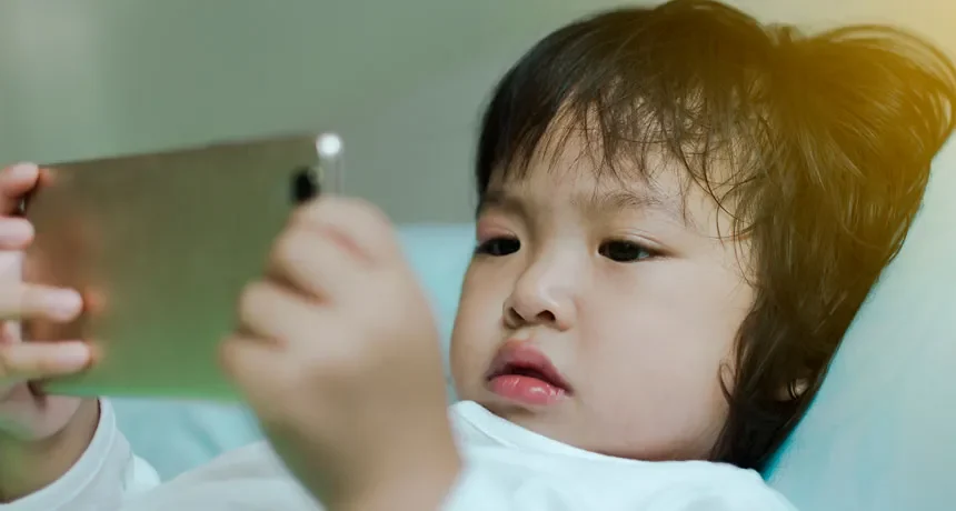 Visual for this record: More toddler screen time meant fewer words heard and said