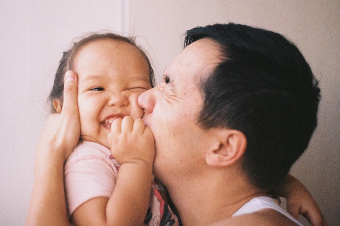 Visual published with the cited source for this record: UNICEF's parenting hub asks for balance, not bans